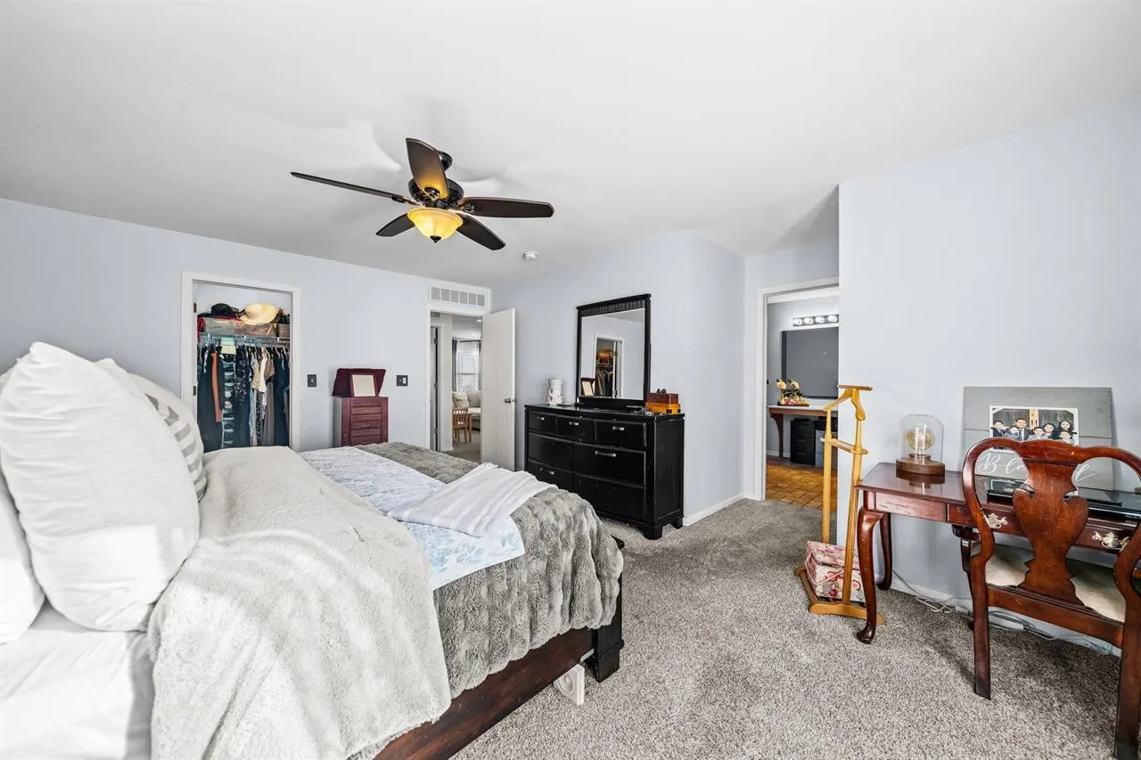 1210 Sarasota Drive IL