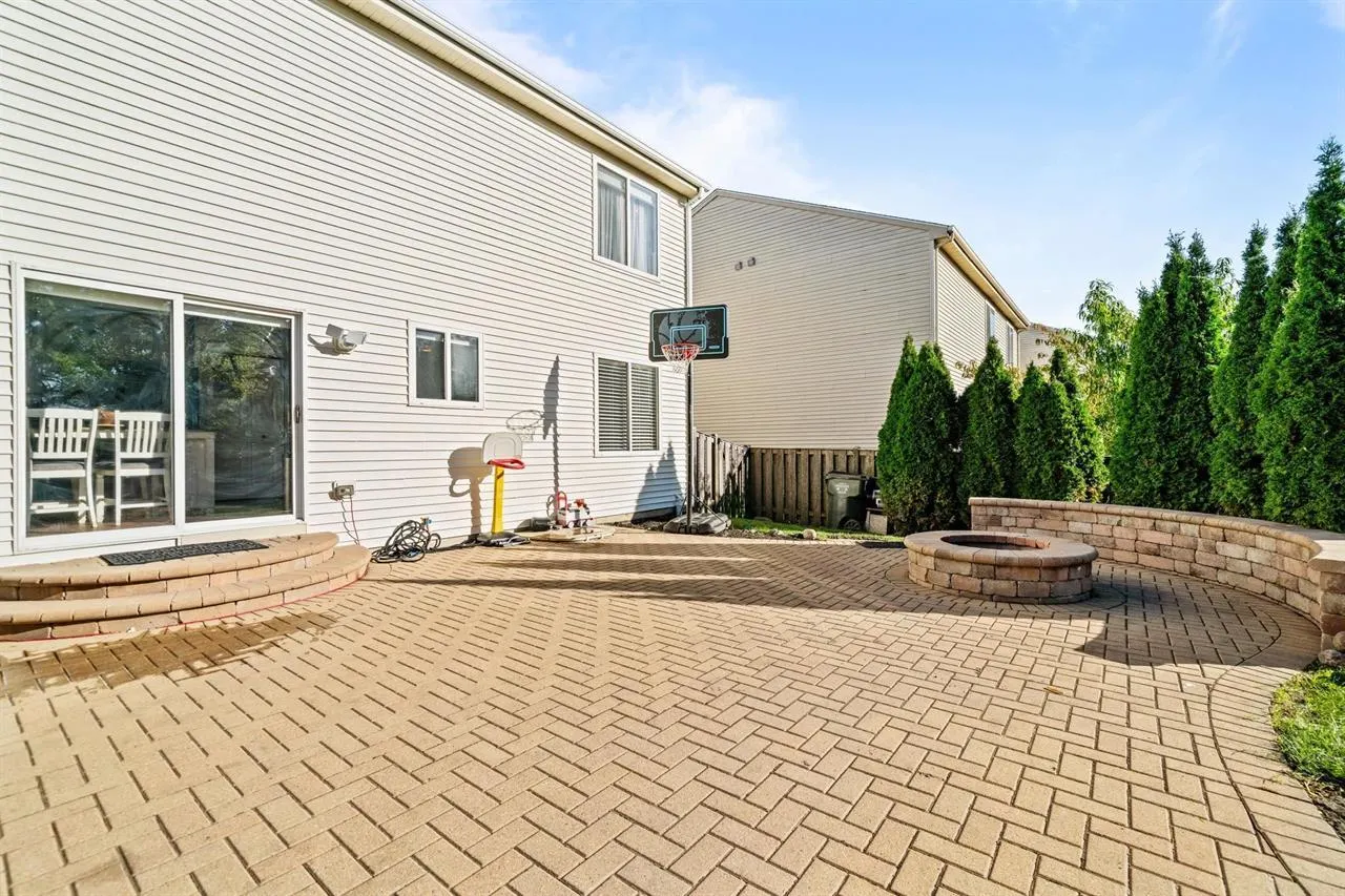 1210 Sarasota Drive IL