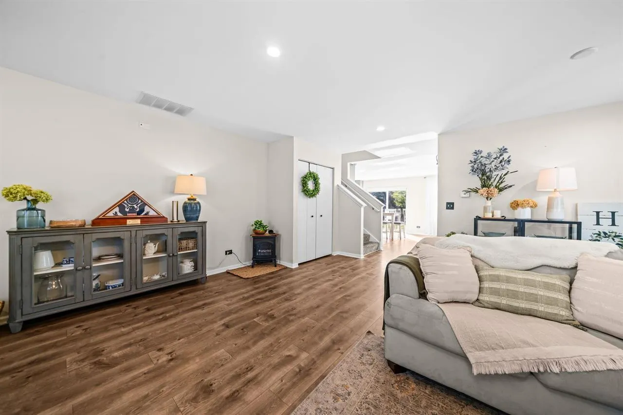 1210 Sarasota Drive IL