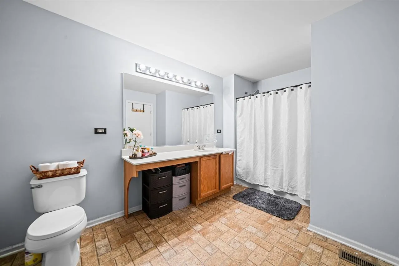 1210 Sarasota Drive IL