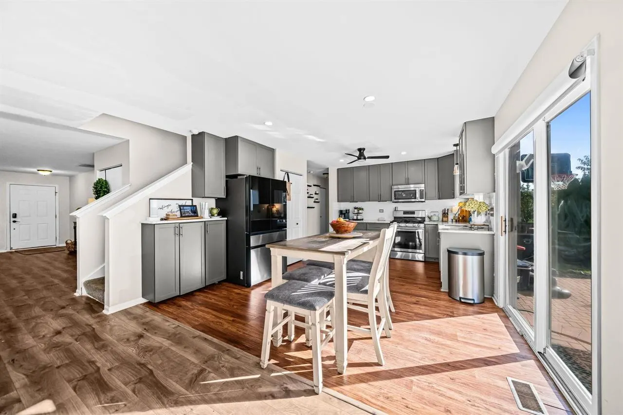 1210 Sarasota Drive IL