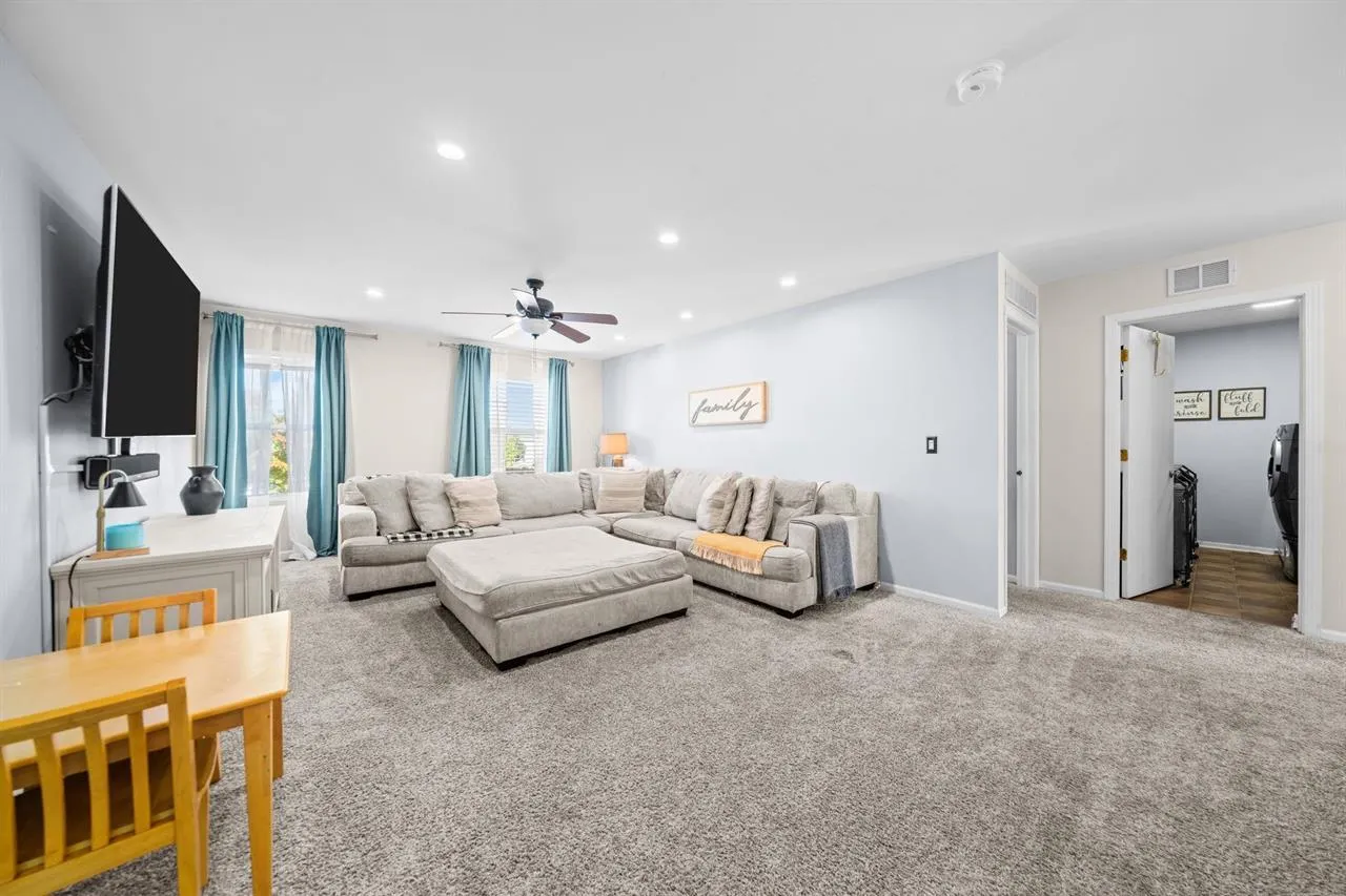 1210 Sarasota Drive IL