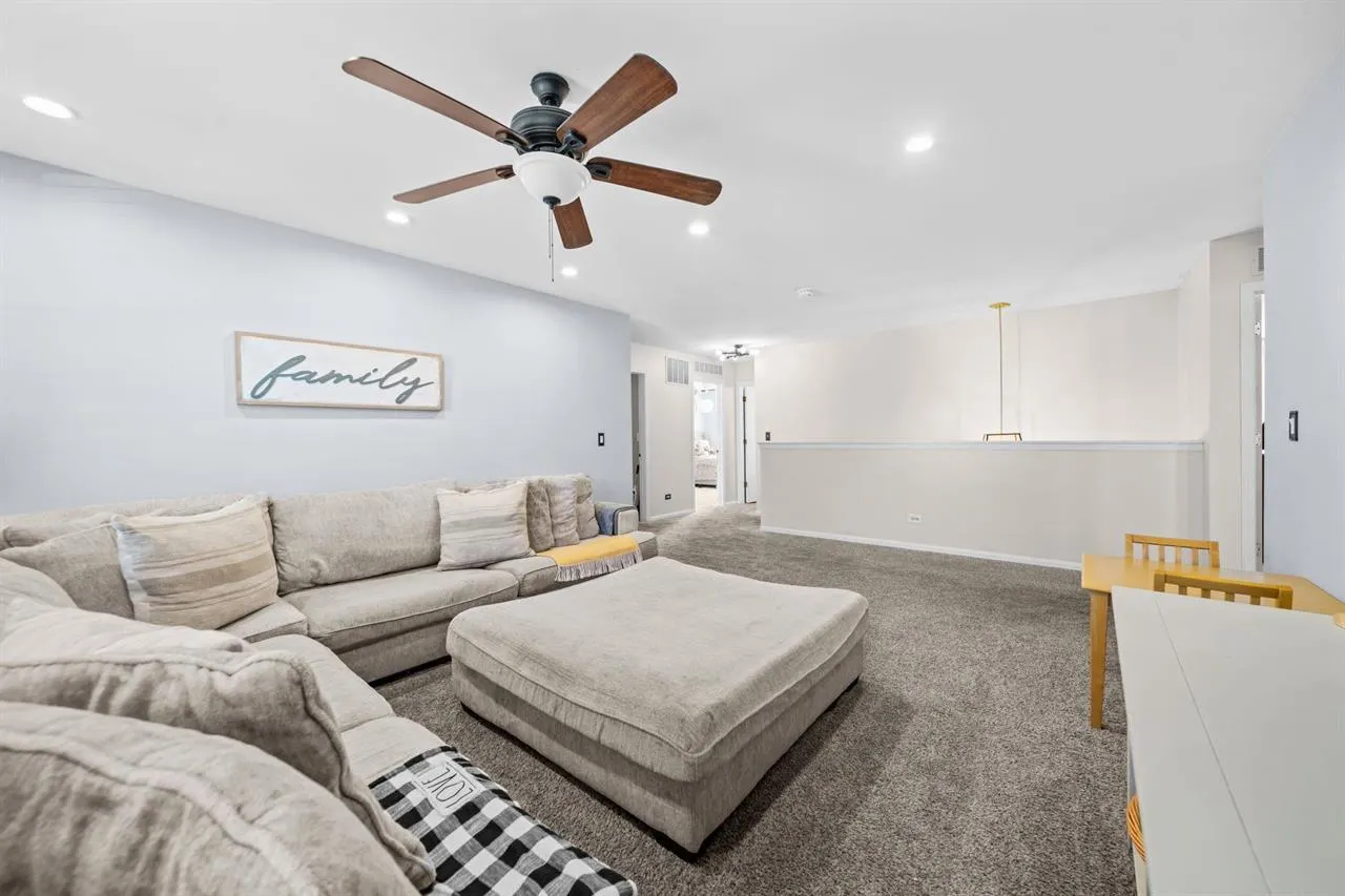 1210 Sarasota Drive IL