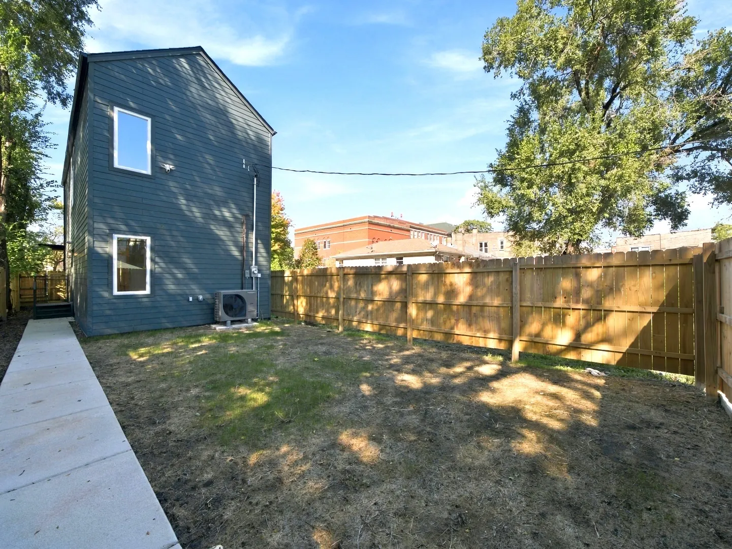 611 N Lawndale Avenue IL