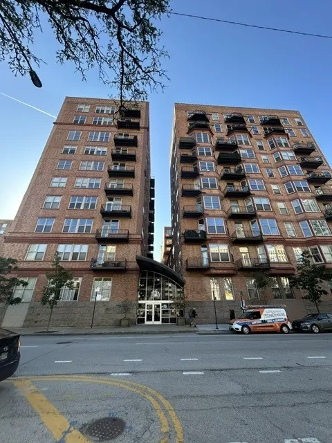500 S Clinton Street IL #811