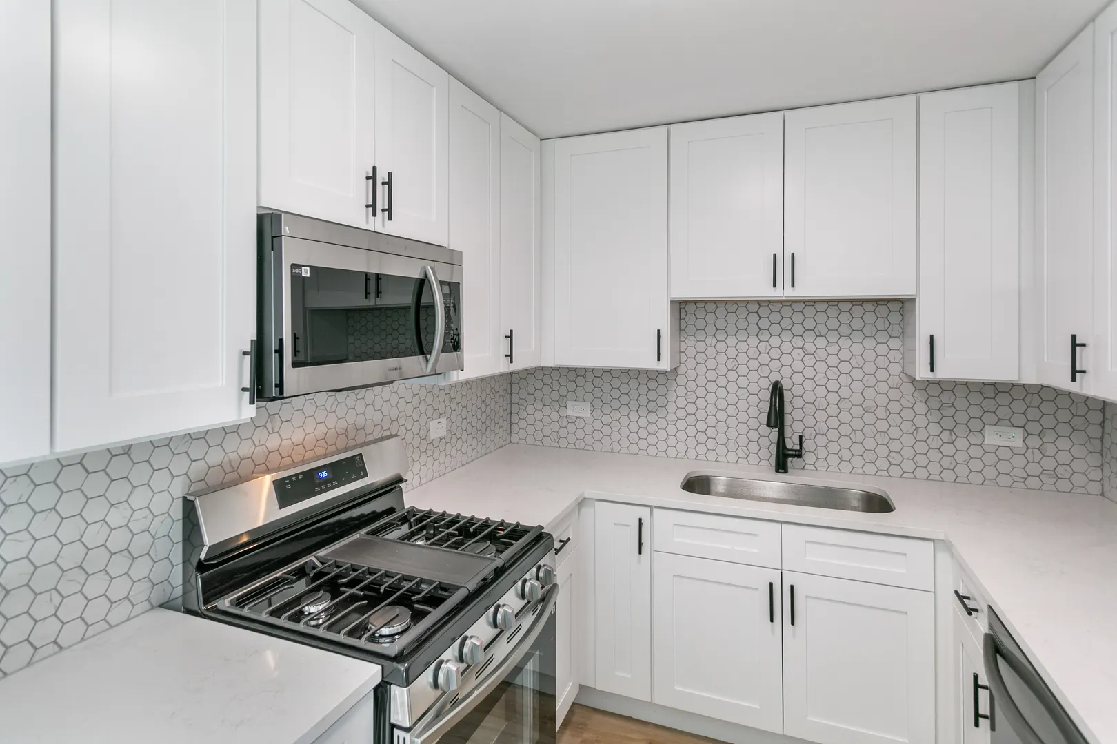18200 Fountainbleau Drive IL