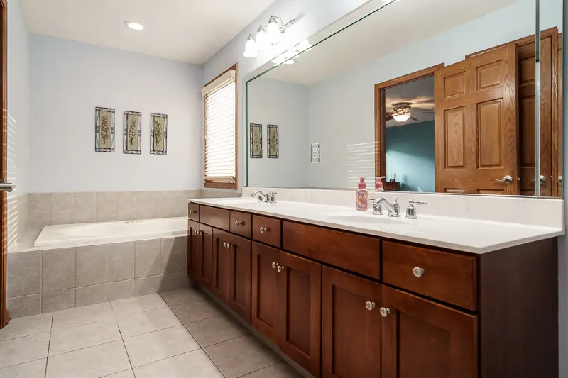 2223 Winding Creek Drive IL