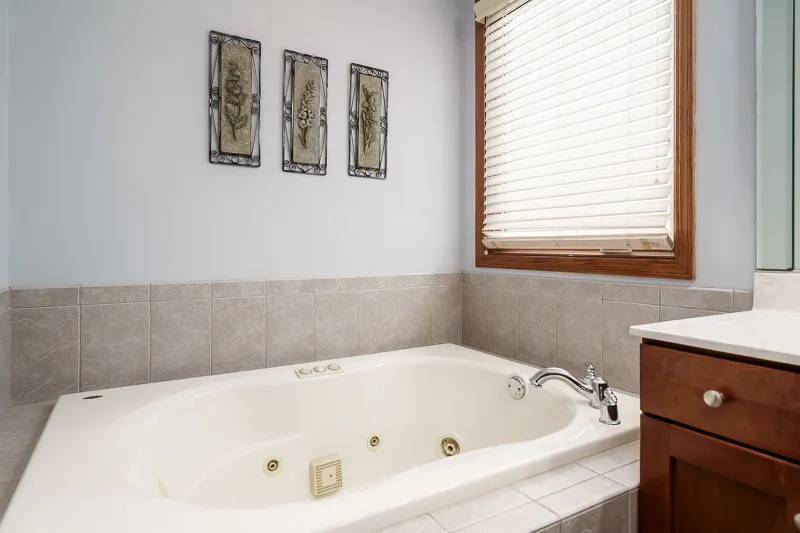 2223 Winding Creek Drive IL