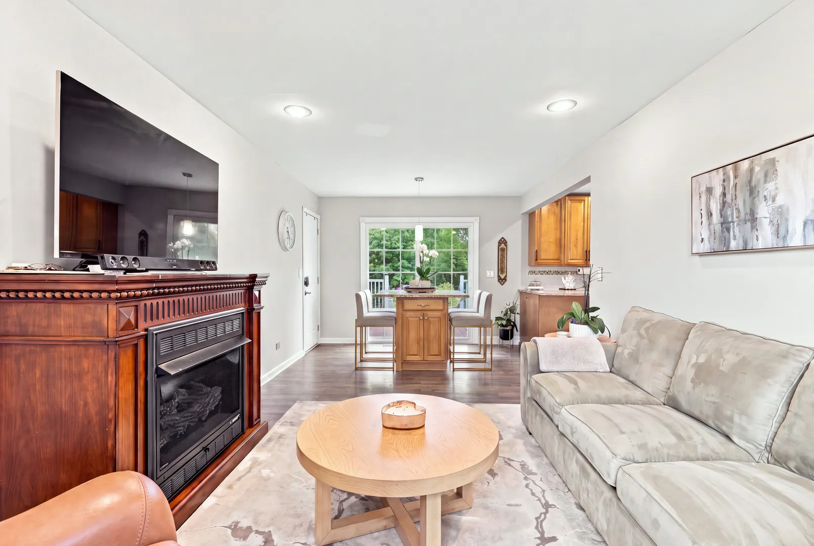 1209 River Oak Drive IL