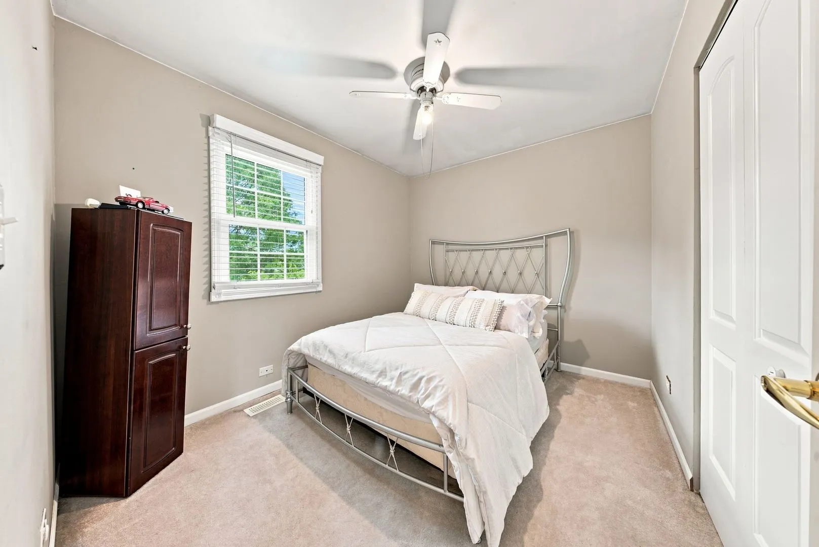 1209 River Oak Drive IL