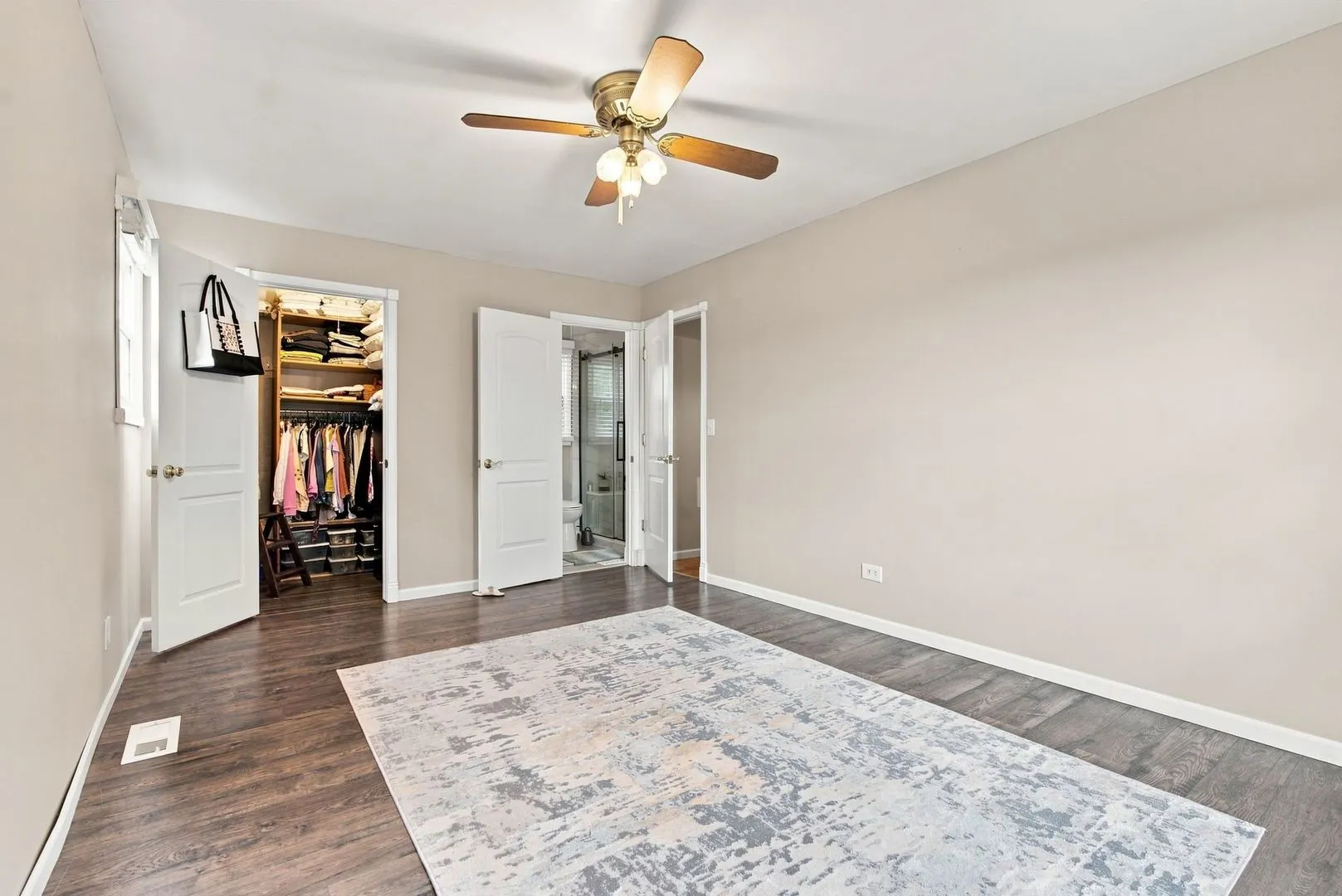 1209 River Oak Drive IL