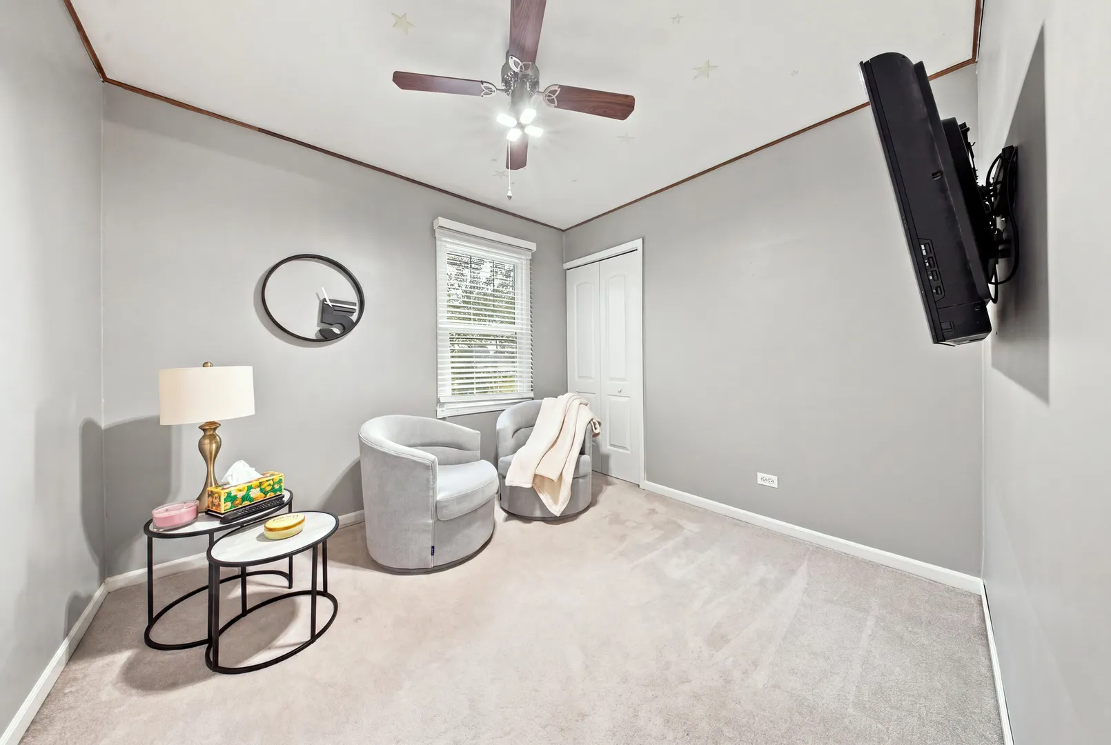 1209 River Oak Drive IL