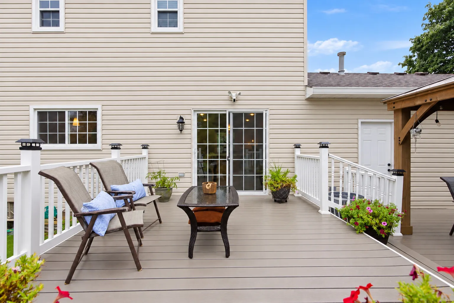 1209 River Oak Drive IL