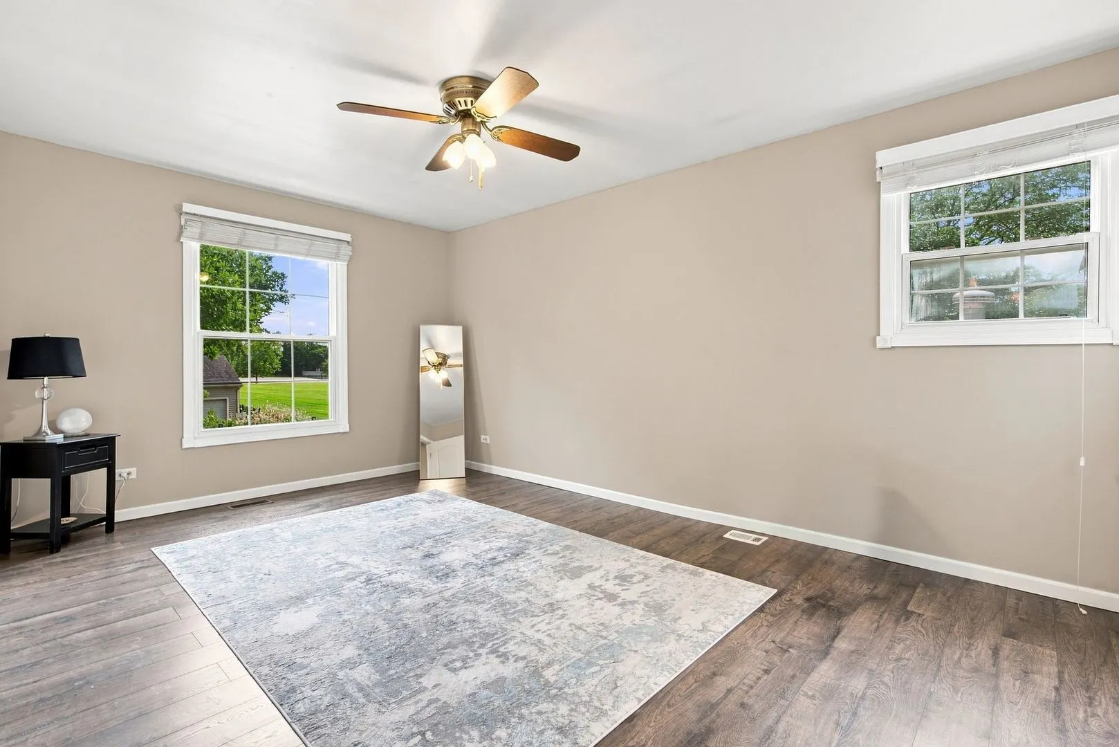 1209 River Oak Drive IL