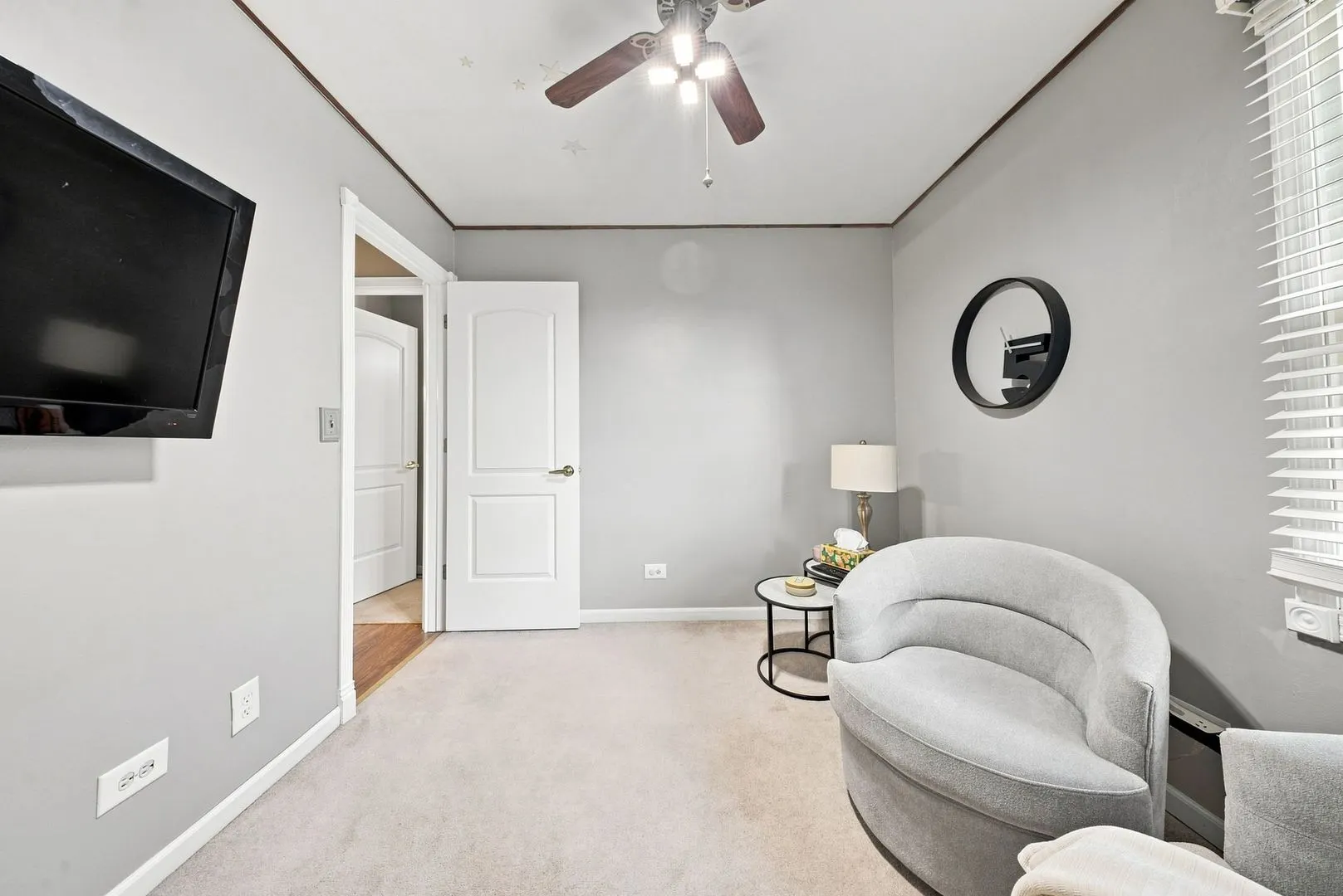 1209 River Oak Drive IL