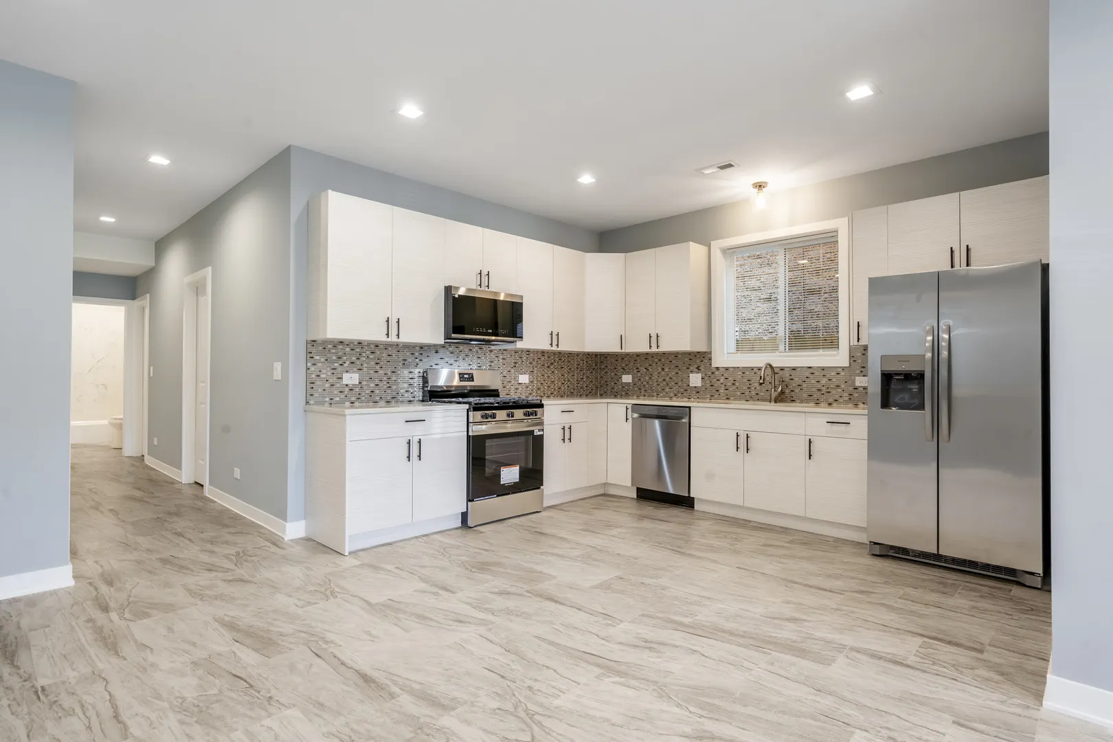 2949 W Wilcox Street IL