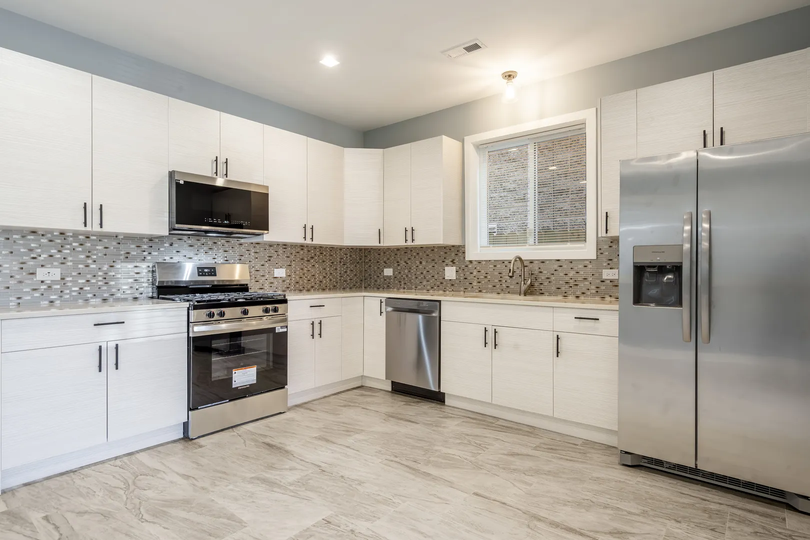 2949 W Wilcox Street IL