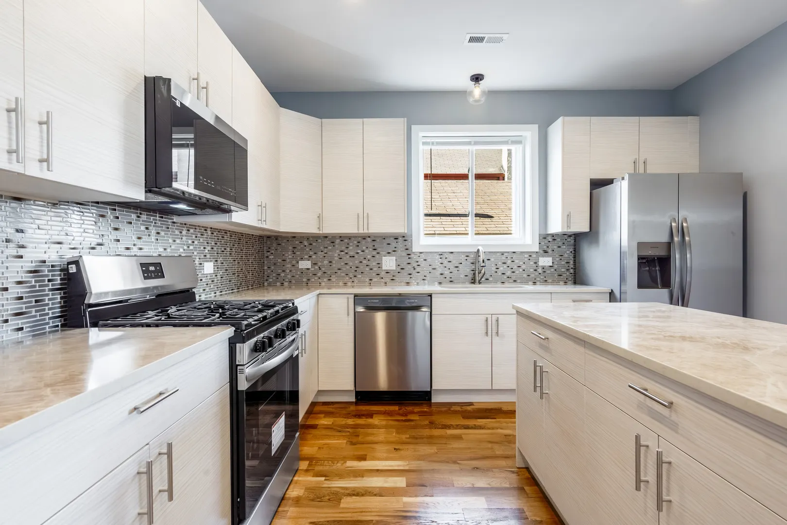 2949 W Wilcox Street IL