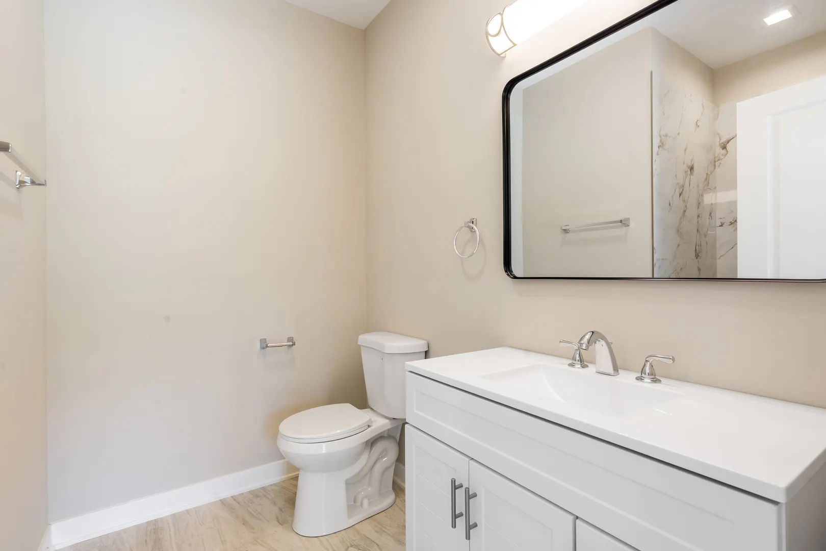 2949 W Wilcox Street IL