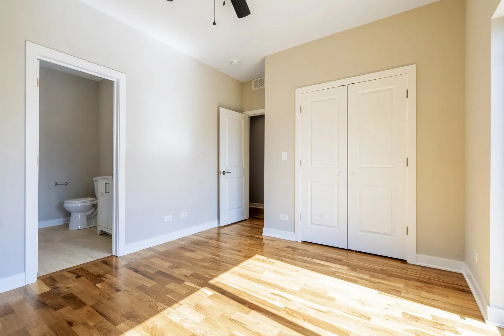 2949 W Wilcox Street IL