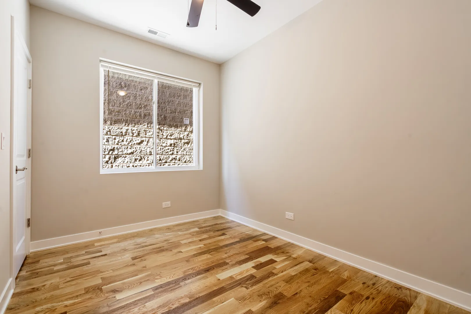 2949 W Wilcox Street IL