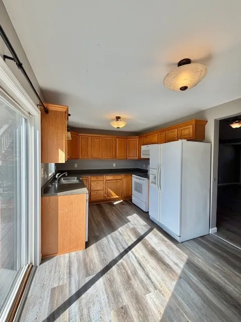 320 E Elm Street IL