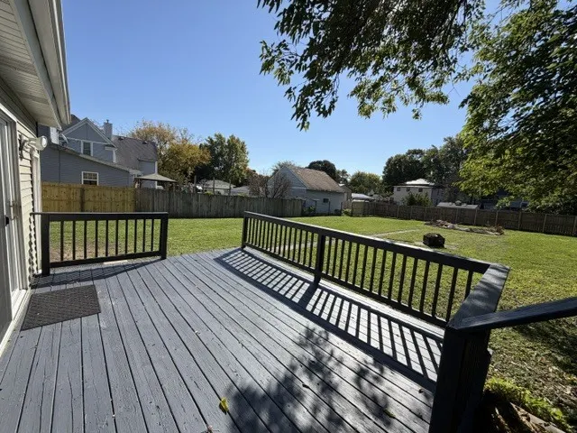 320 E Elm Street IL