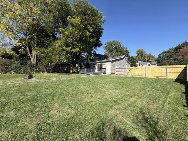 320 E Elm Street IL