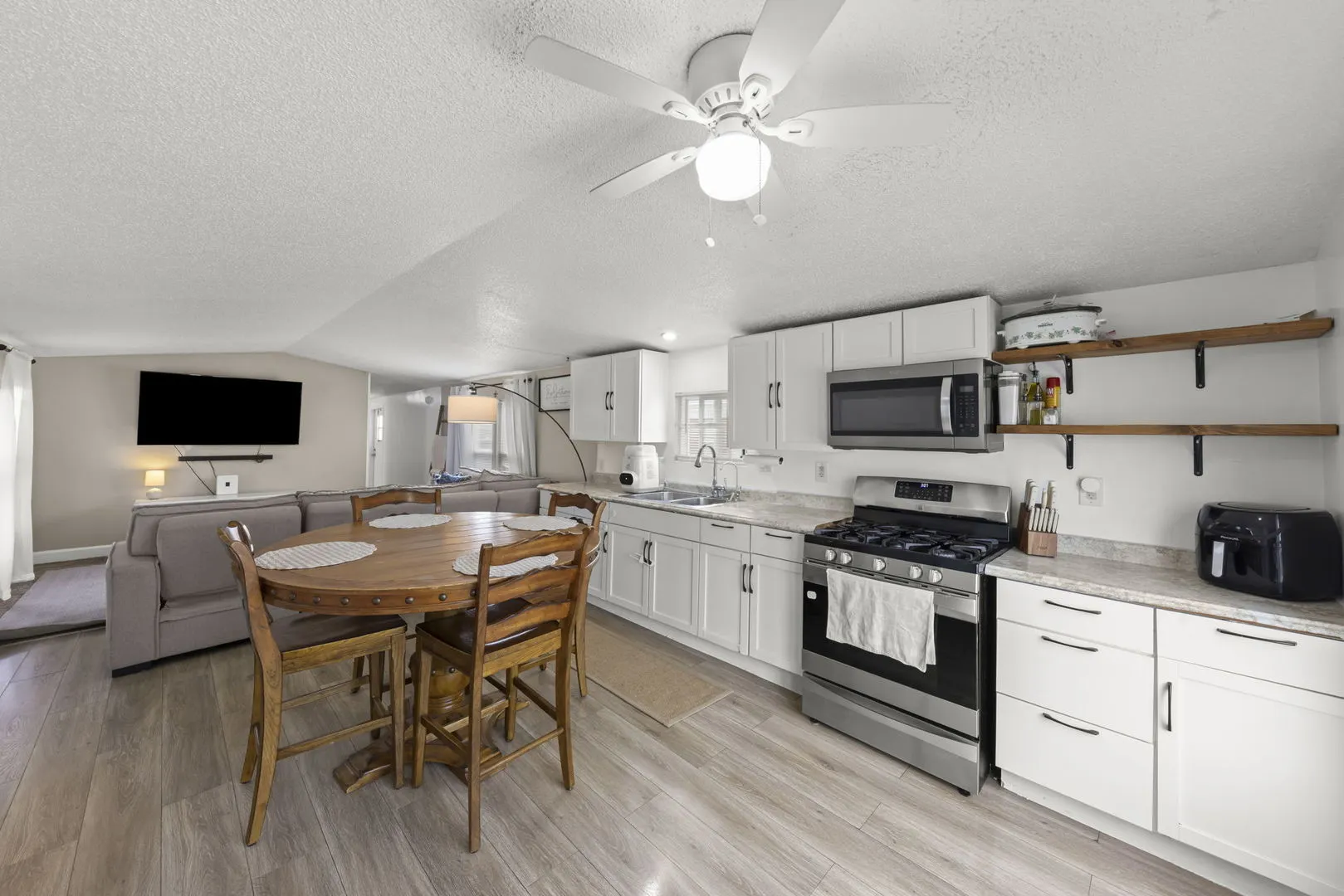 129 5th Avenue IL