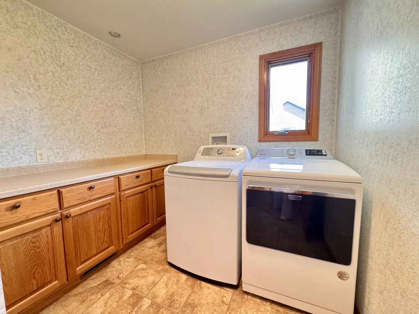 1812 White Pines Drive IL
