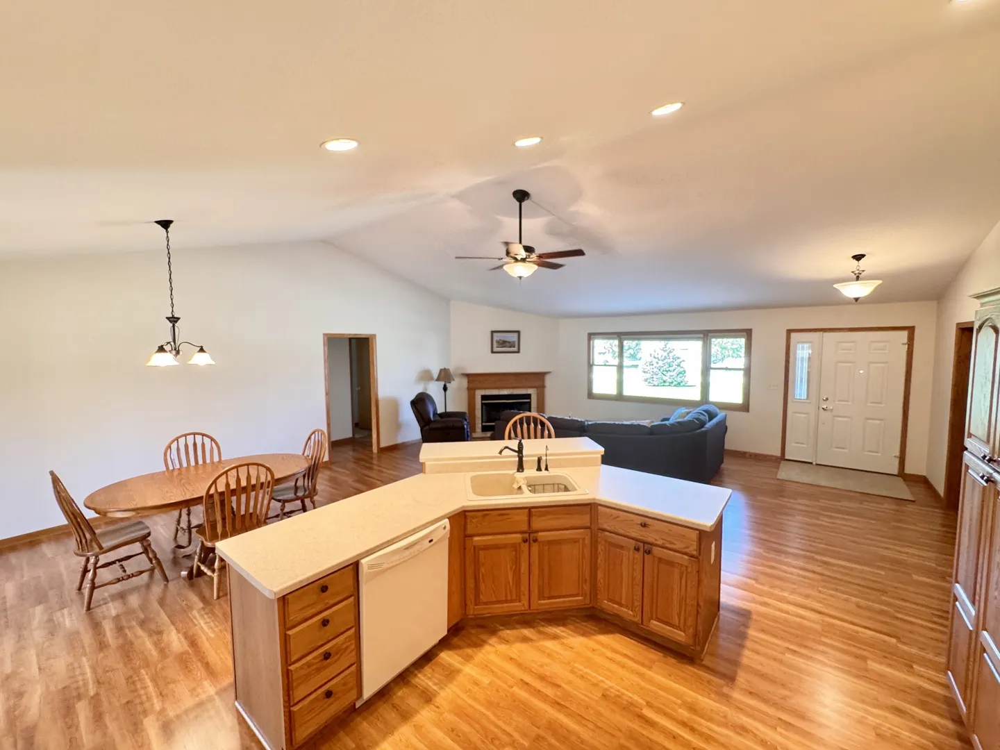 1812 White Pines Drive IL