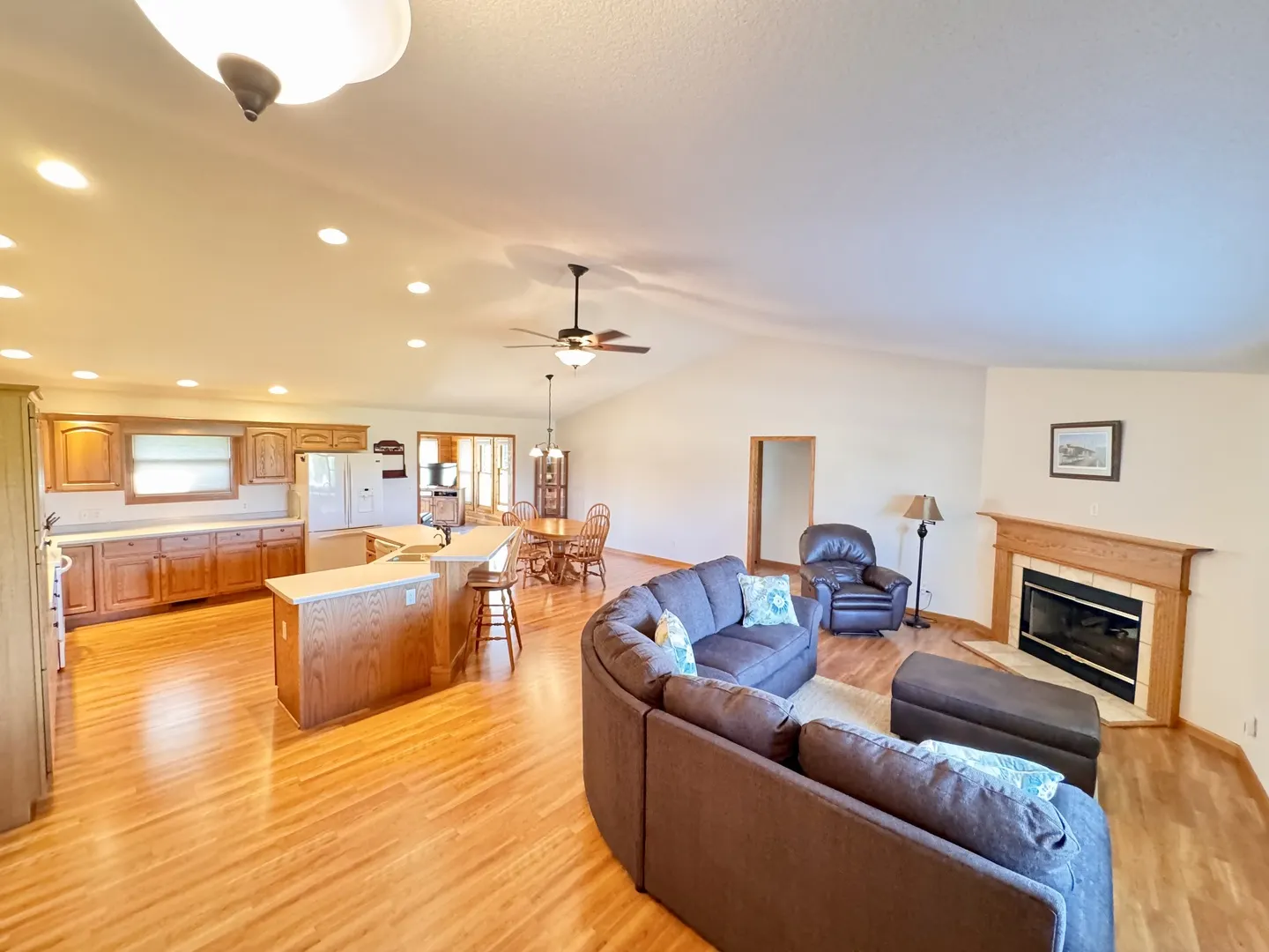 1812 White Pines Drive IL