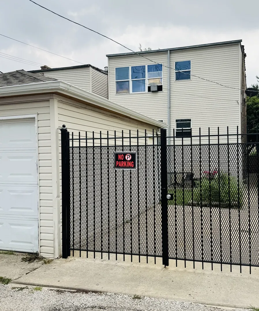 4818 W Fletcher Street IL