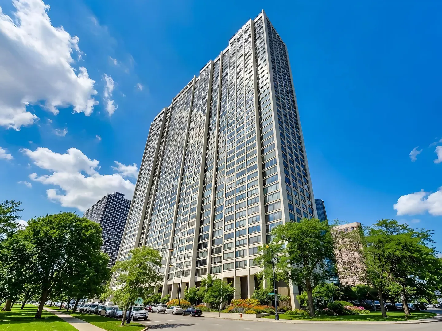 2800 N Lake Shore Drive IL #1911