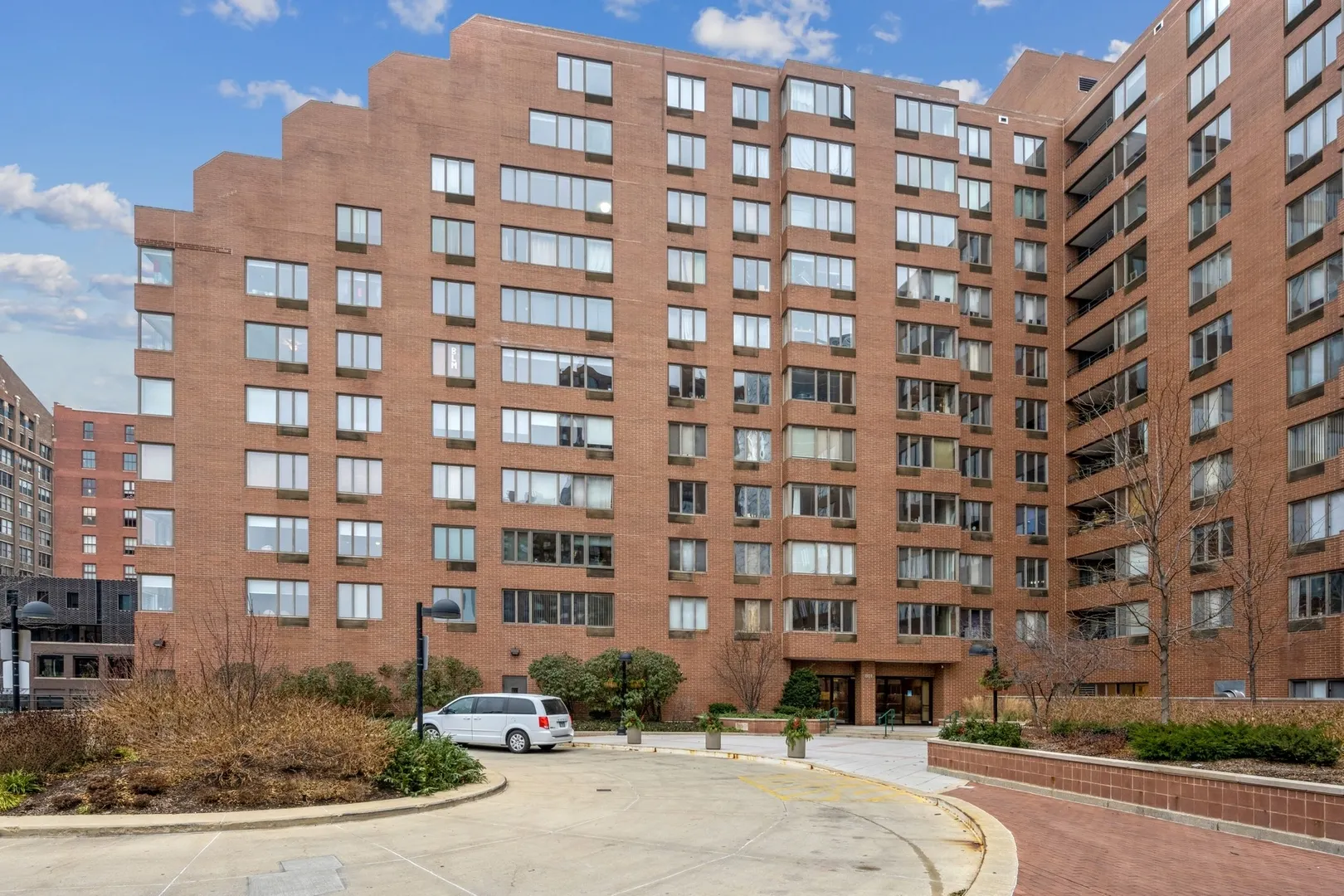 801 S PLYMOUTH Court IL #306