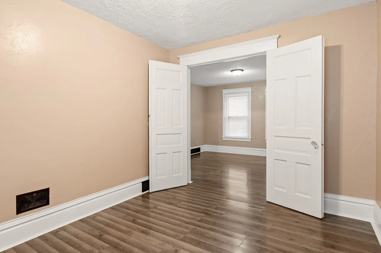 1211 4th Avenue IL