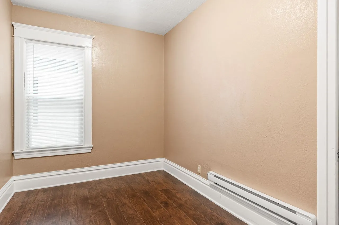 1211 4th Avenue IL