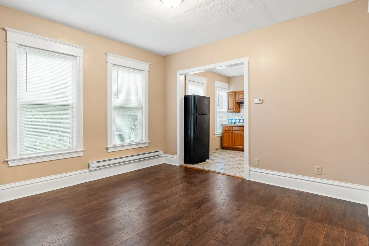 1211 4th Avenue IL
