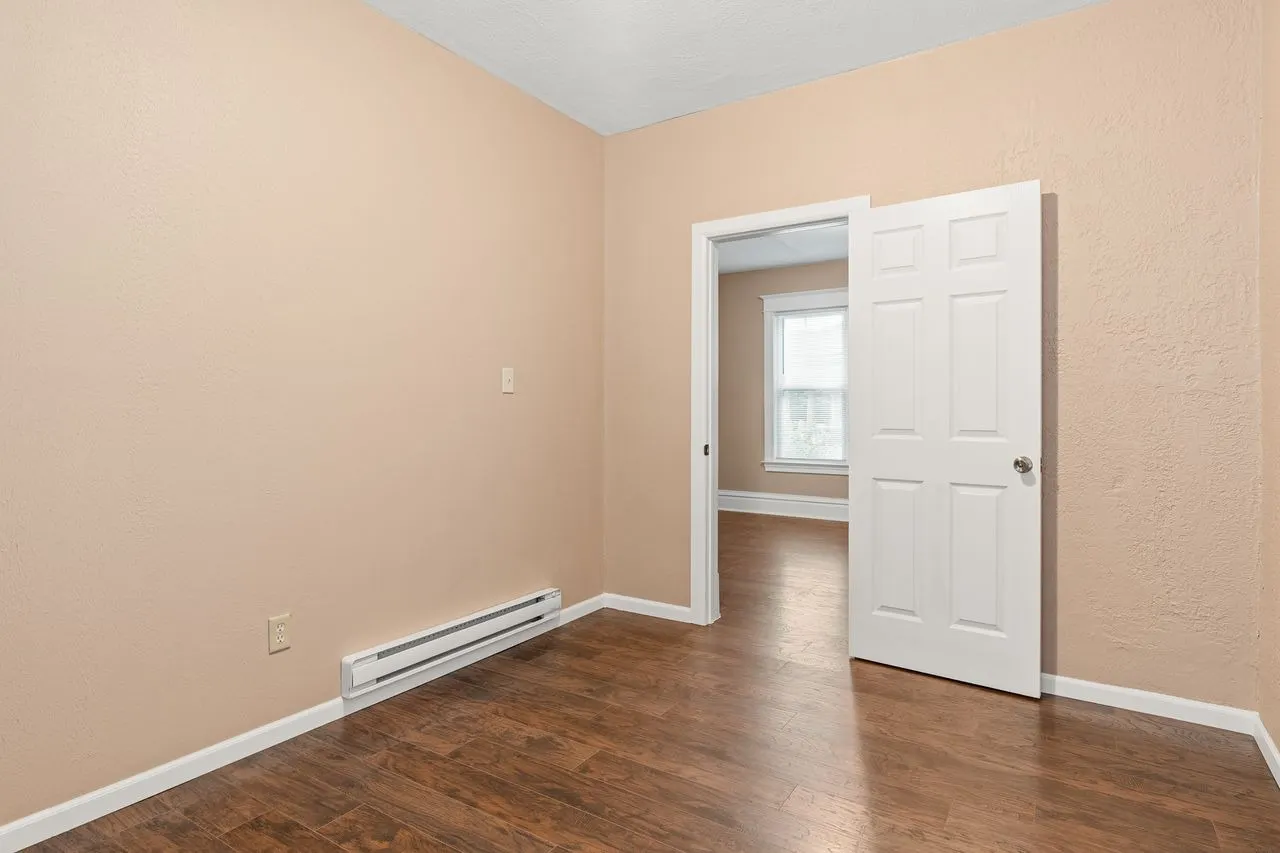 1211 4th Avenue IL