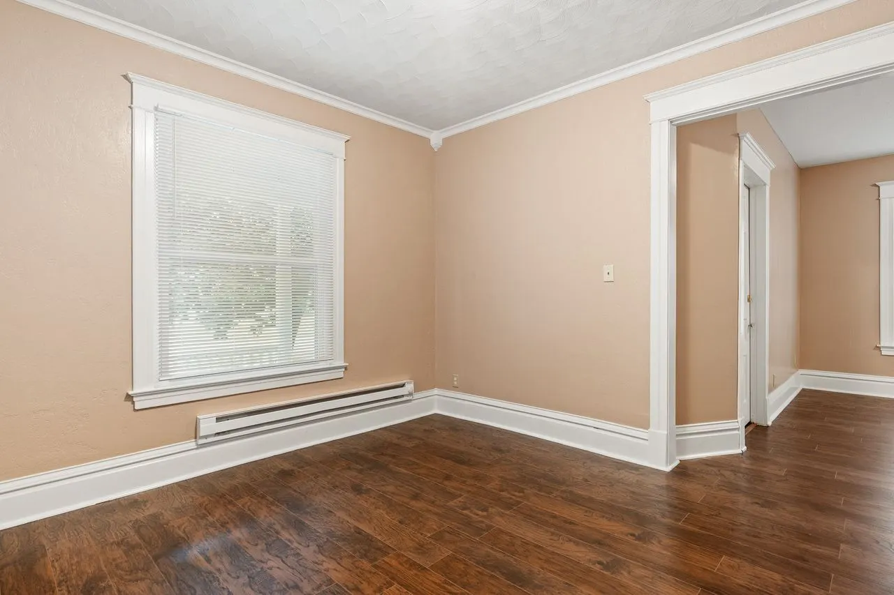 1211 4th Avenue IL
