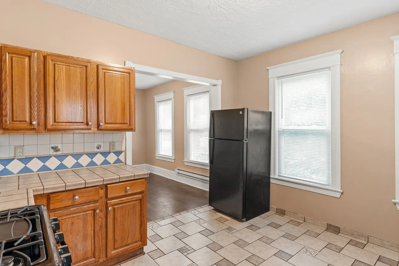 1211 4th Avenue IL