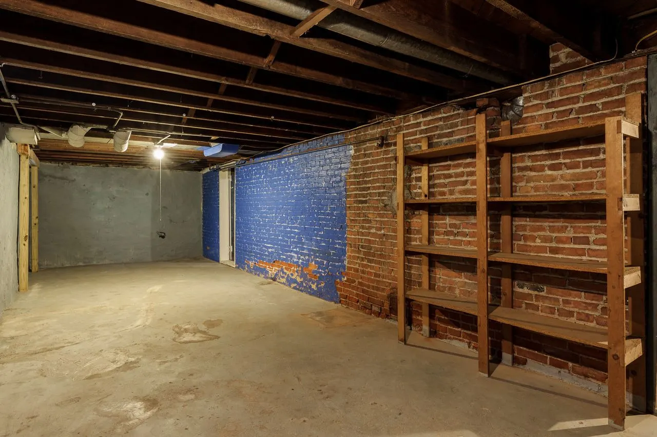 1211 4th Avenue IL