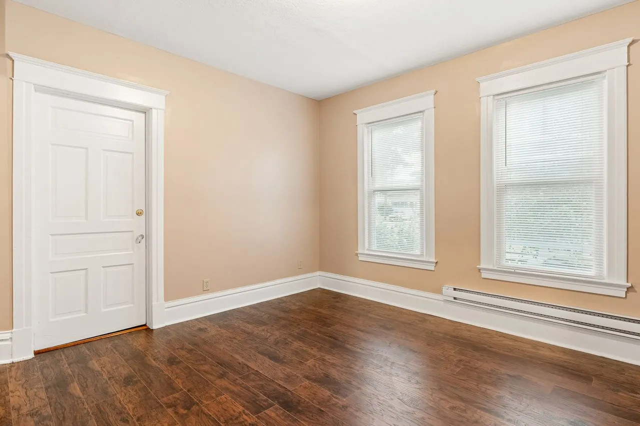 1211 4th Avenue IL