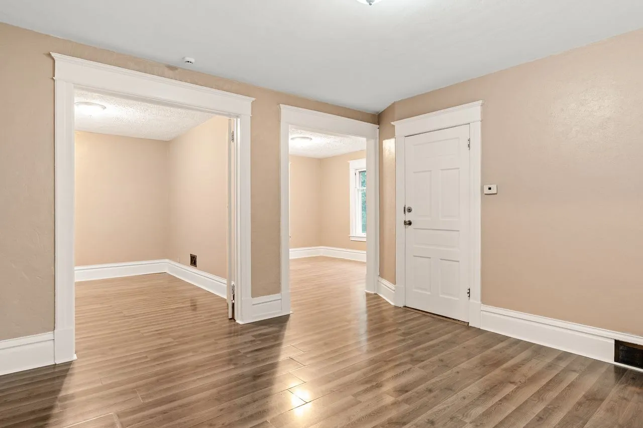 1211 4th Avenue IL