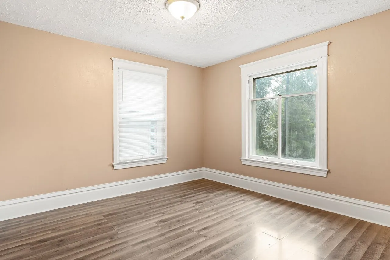 1211 4th Avenue IL