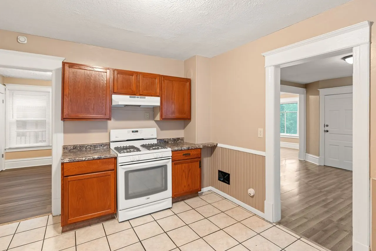 1211 4th Avenue IL