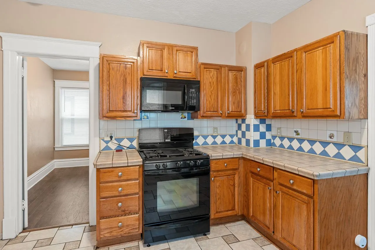 1211 4th Avenue IL