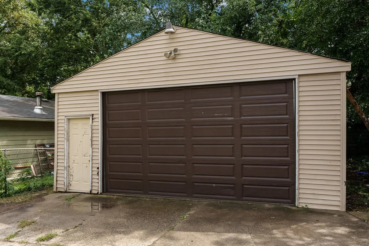1211 4th Avenue IL