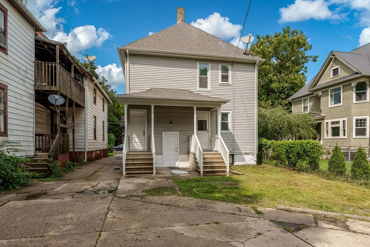 1211 4th Avenue IL