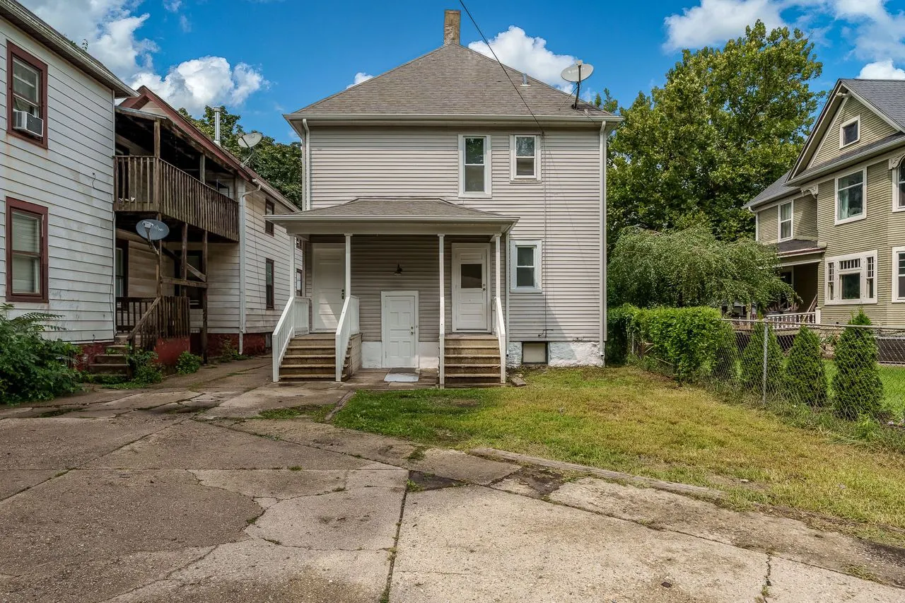 1211 4th Avenue IL